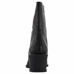 Aino Black