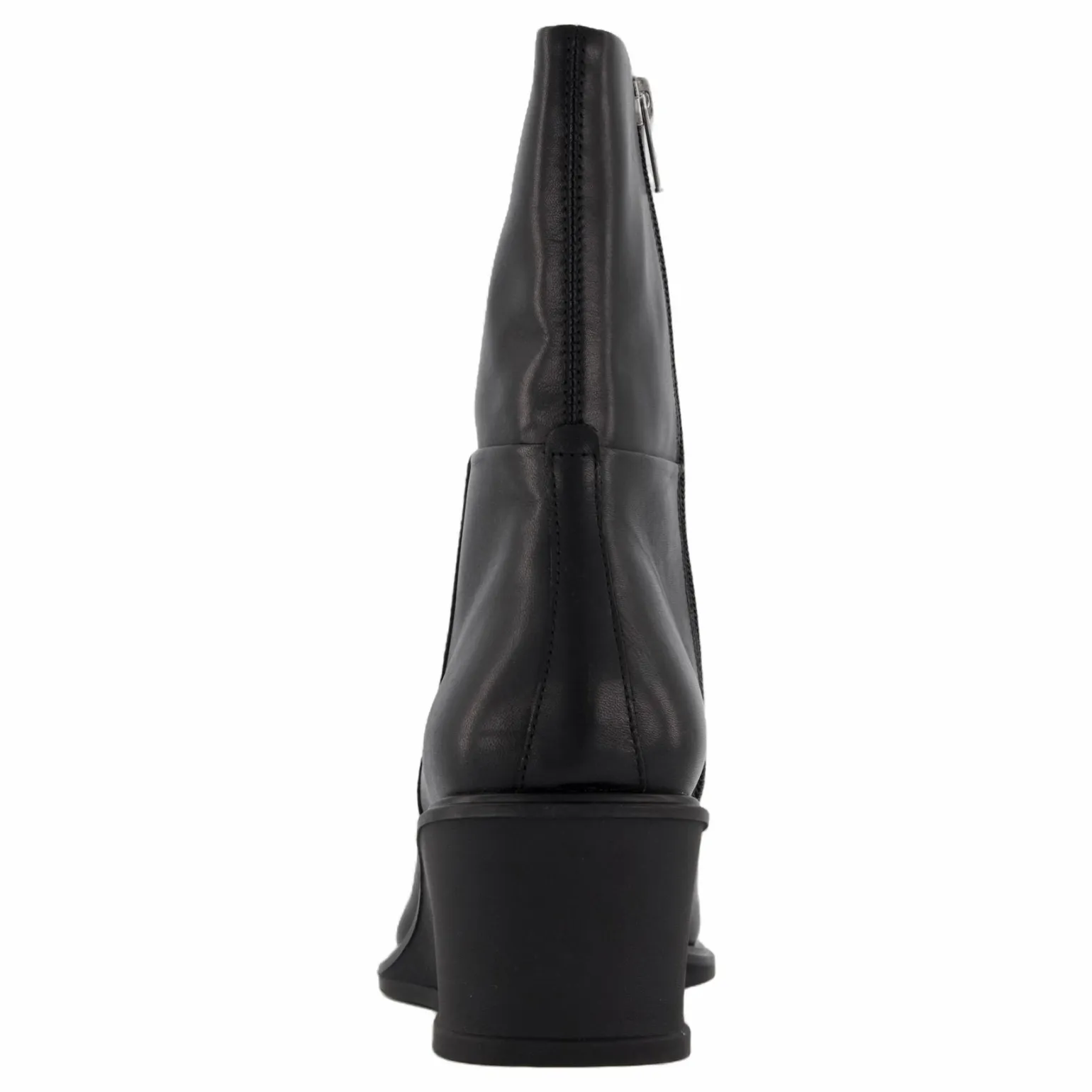 Aino Black