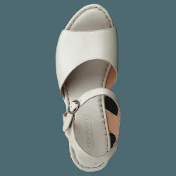 Amelia Offwhite