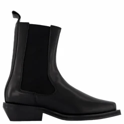 Anine Black