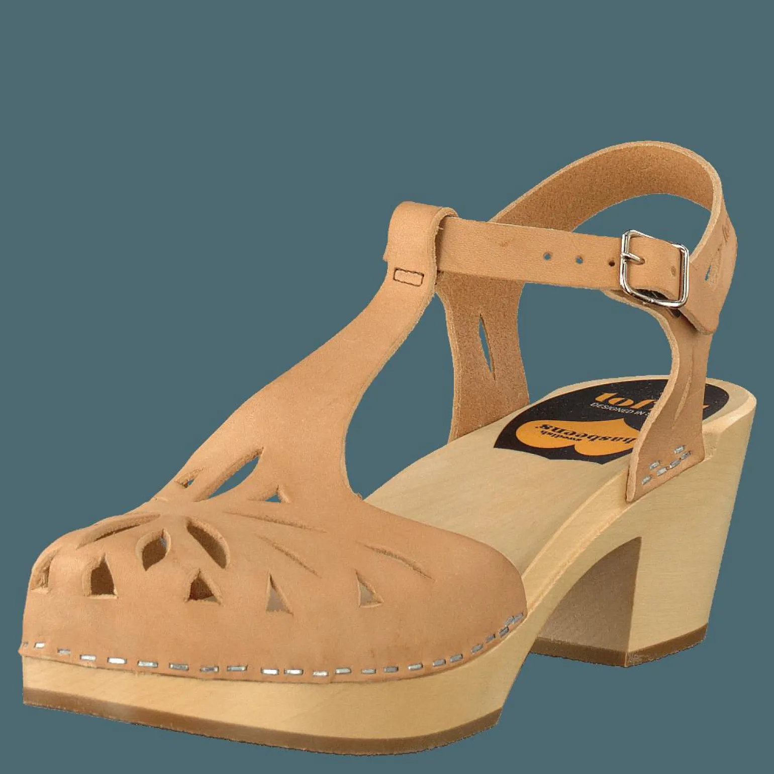 Lacy sandal nature