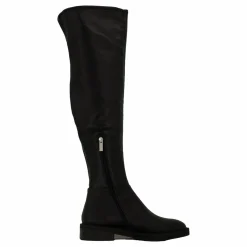 Leza Black