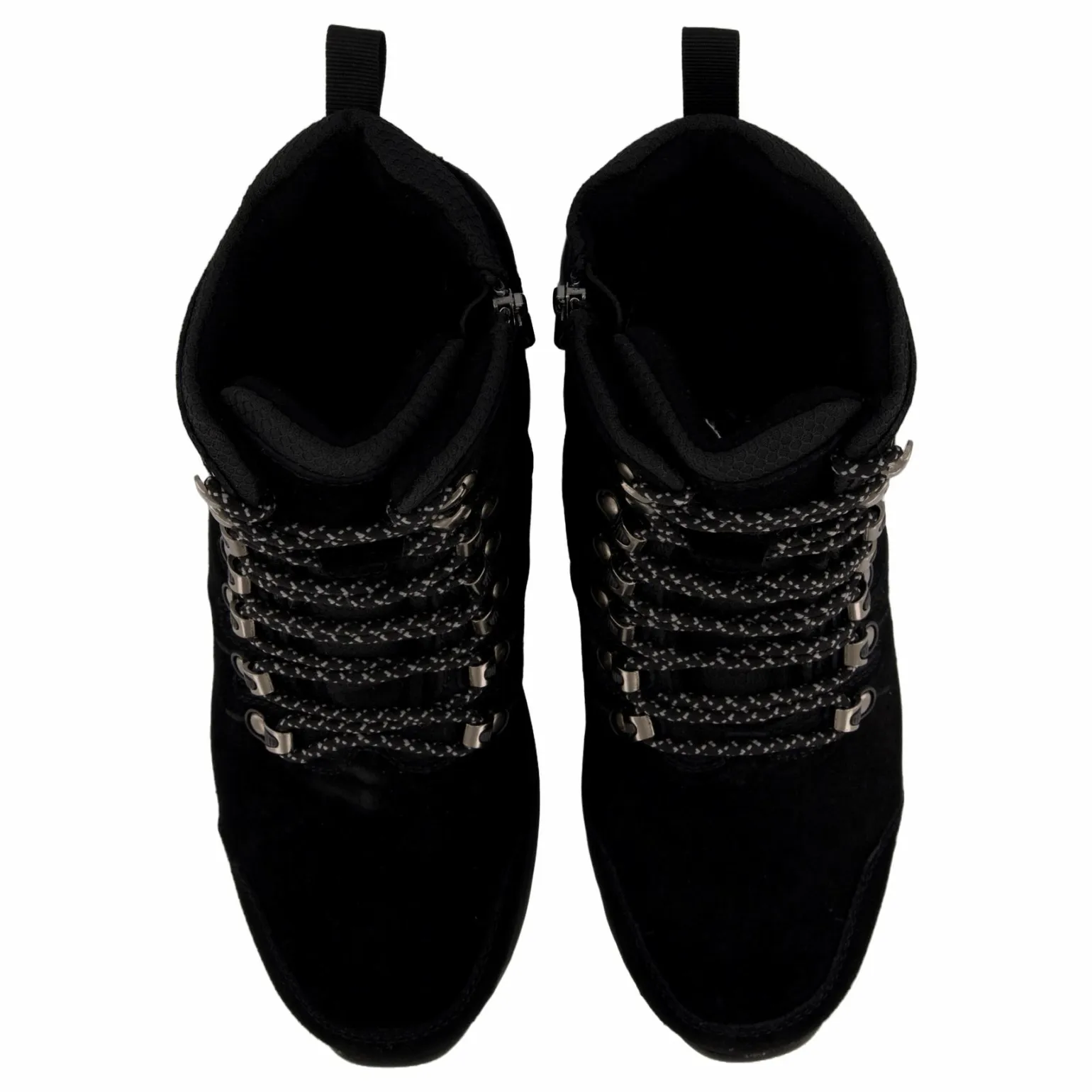 Woodford L Studs Black